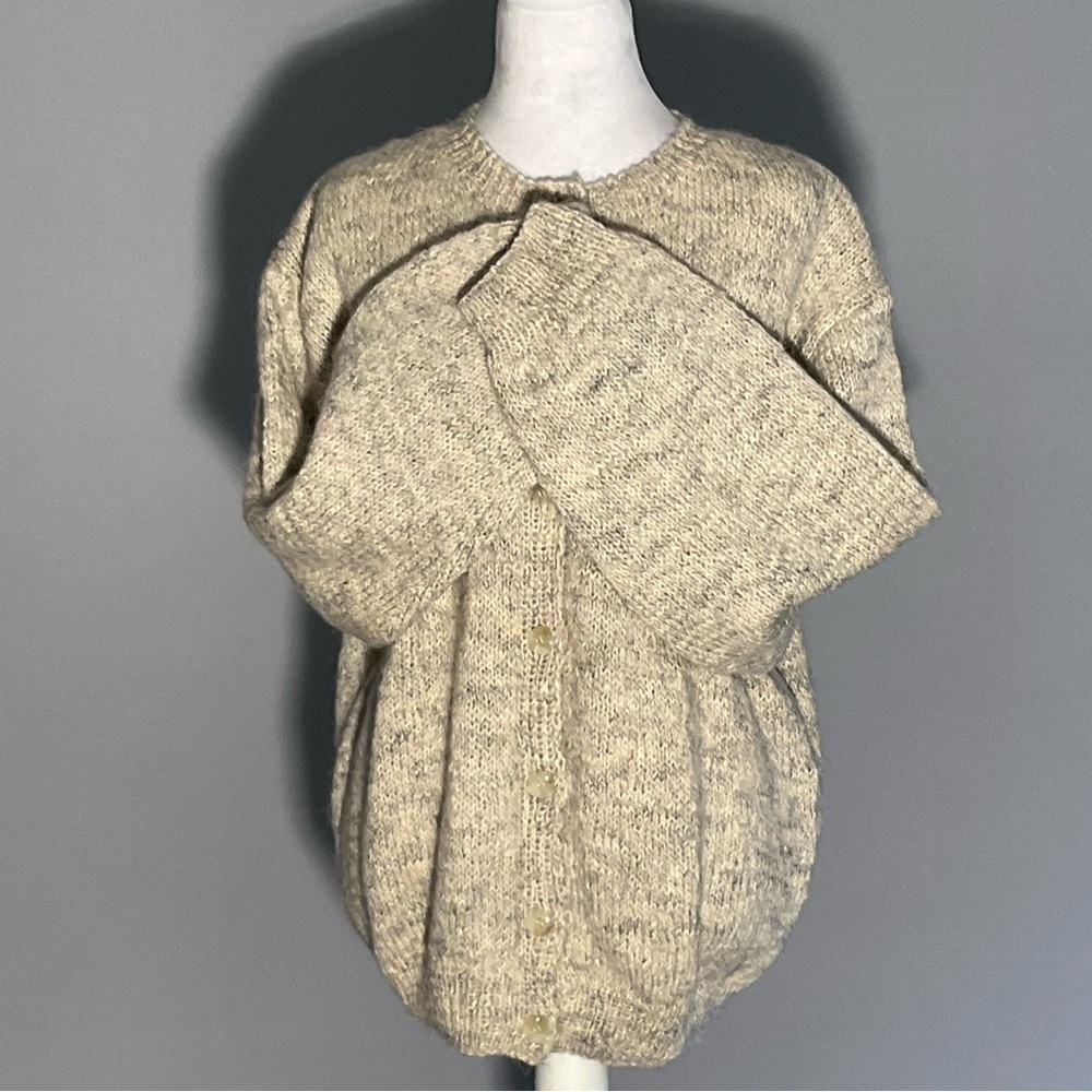 Med/Lg Ivory/Gray Marled Hand Knit Cardigan Unique Square Acrylic Buttons Crew - Picture 14 of 16